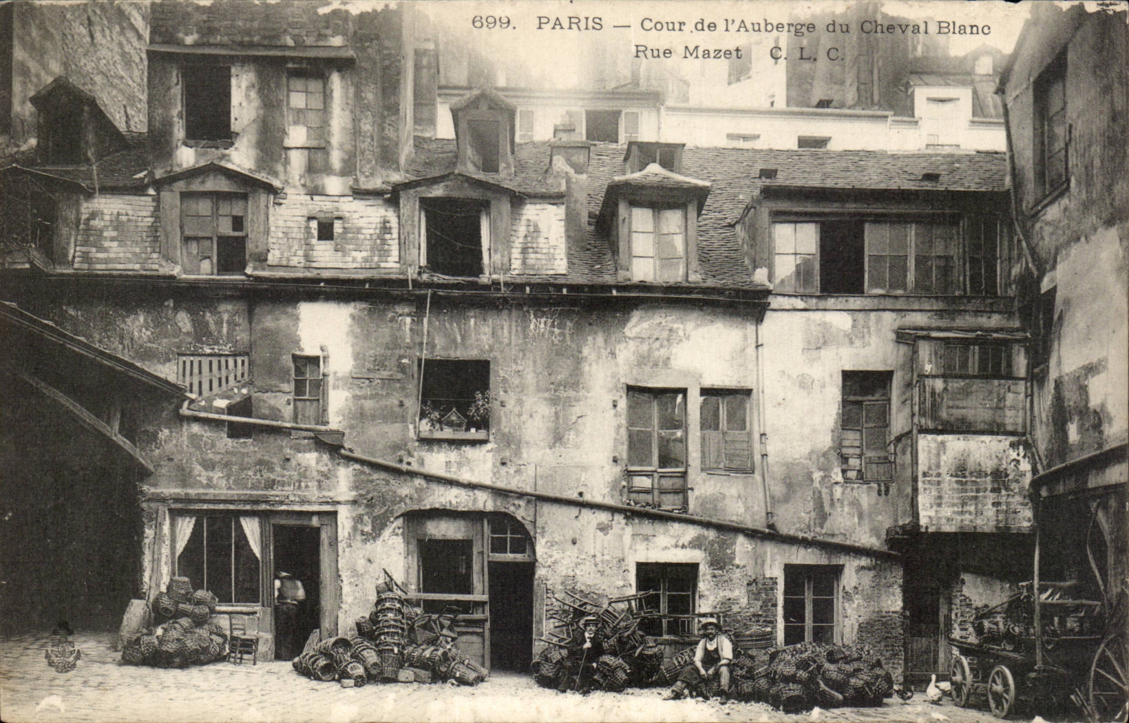 Parijs — Cour de l'Auberge du Cheval Blanc — Rue Mazet — C.L.C. — n°699