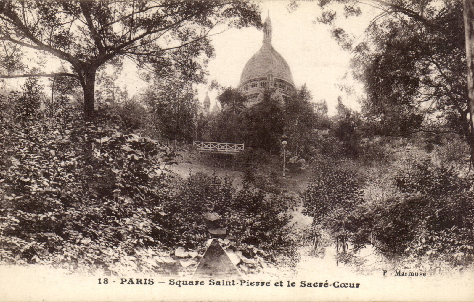 CPA Paris Montmartre Square Saint Pierre et le Sacre Coeur
