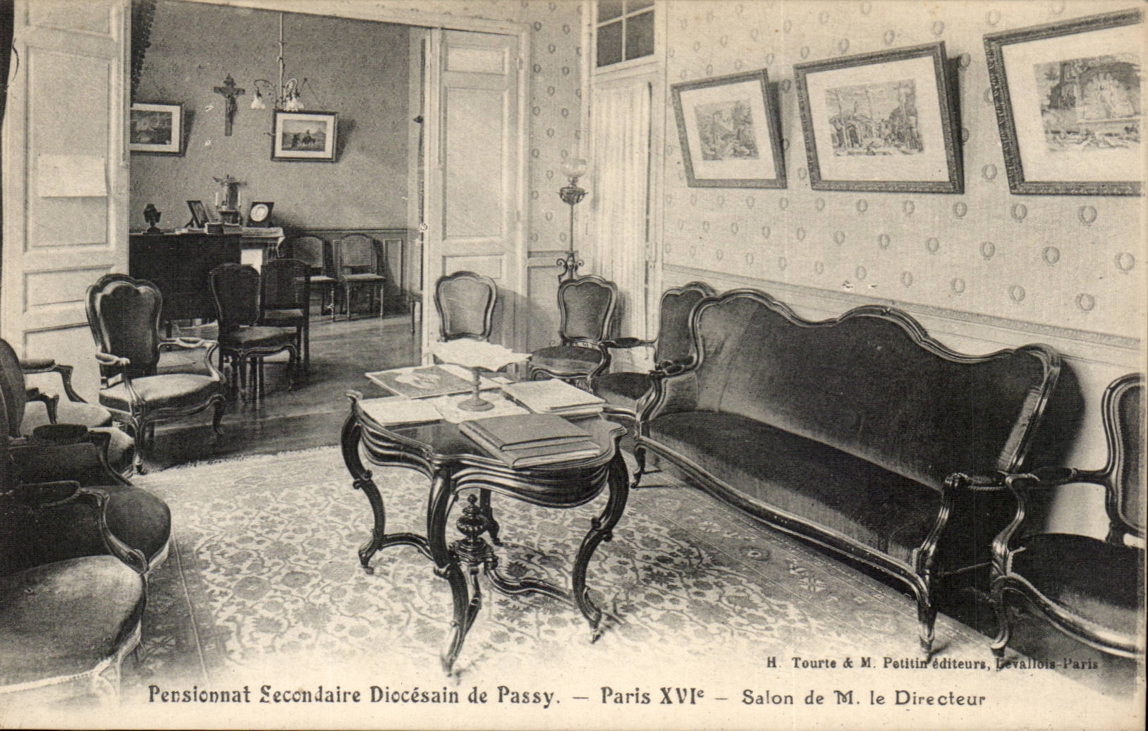 Pensionnat Secondaire Diocésain de Passy — Paris XVIe — Salon de M. le Directeur — H. Tourte & M. Petit, éditeurs, Levallois-Paris