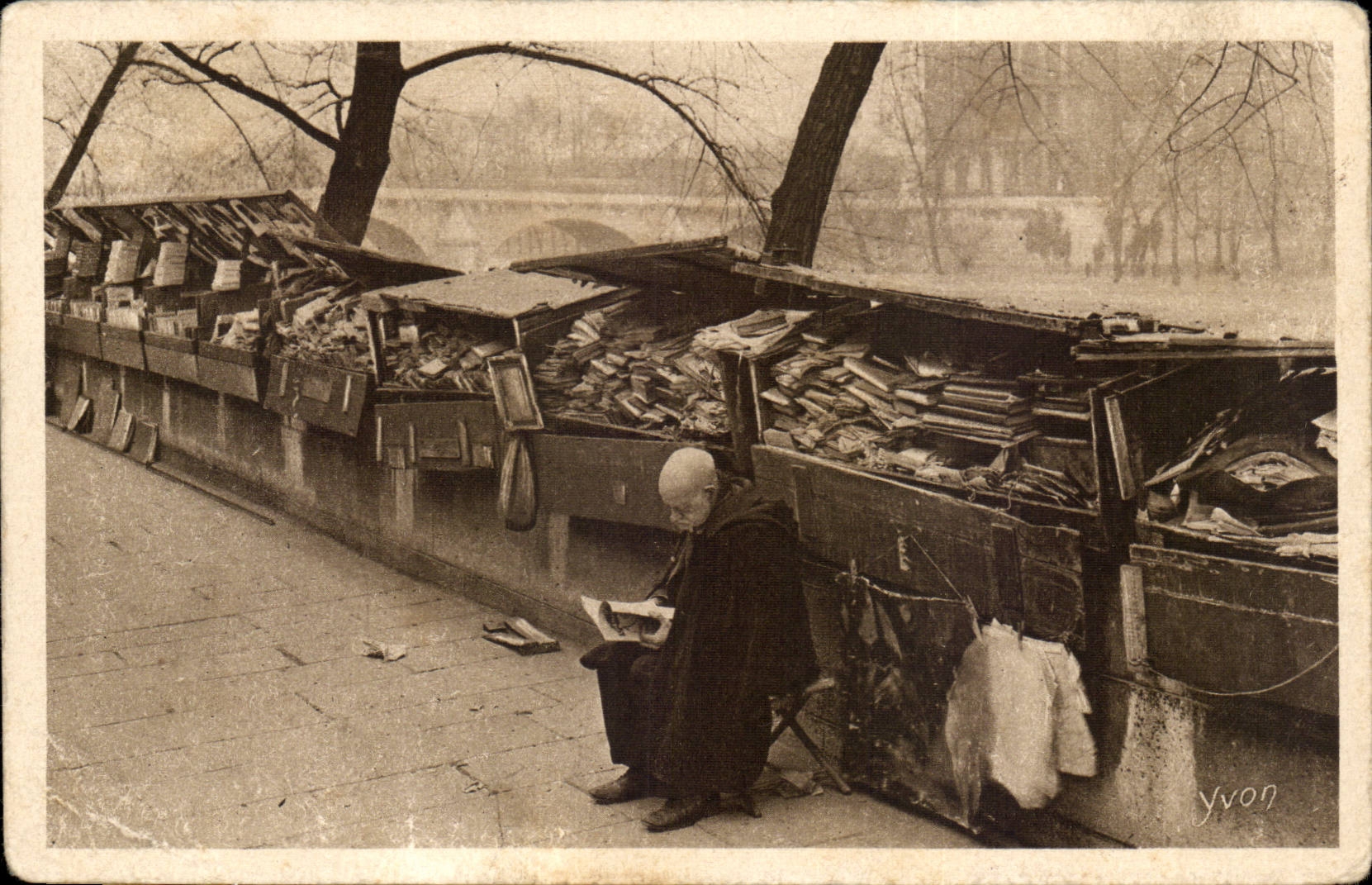 Paris 7 - Quai Voltaire - Bouquiniste - CPA 