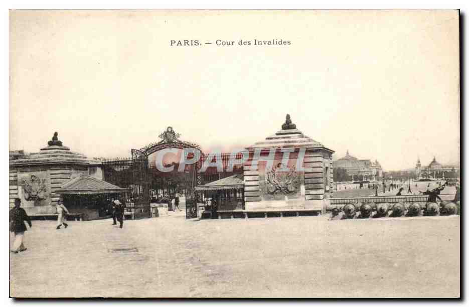 Paris 7 - Cour des Invalides - CPA 