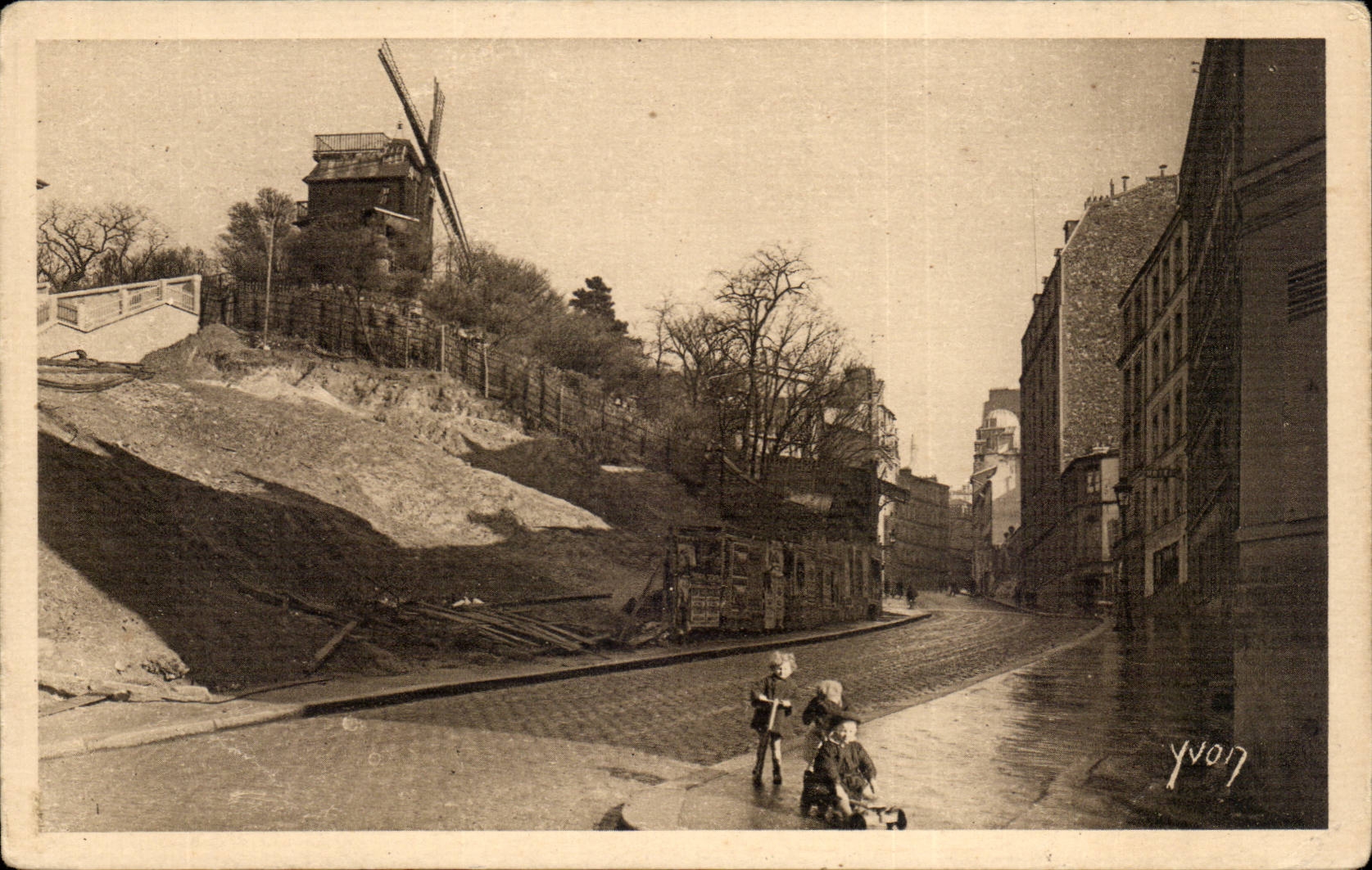 Paris - 8 - La Rue Lepic et le Moulin e la Galette - Enfants - CPA 