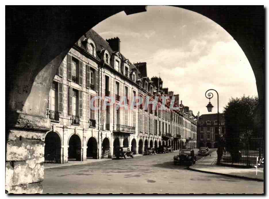 CPM Paris La place des vosges