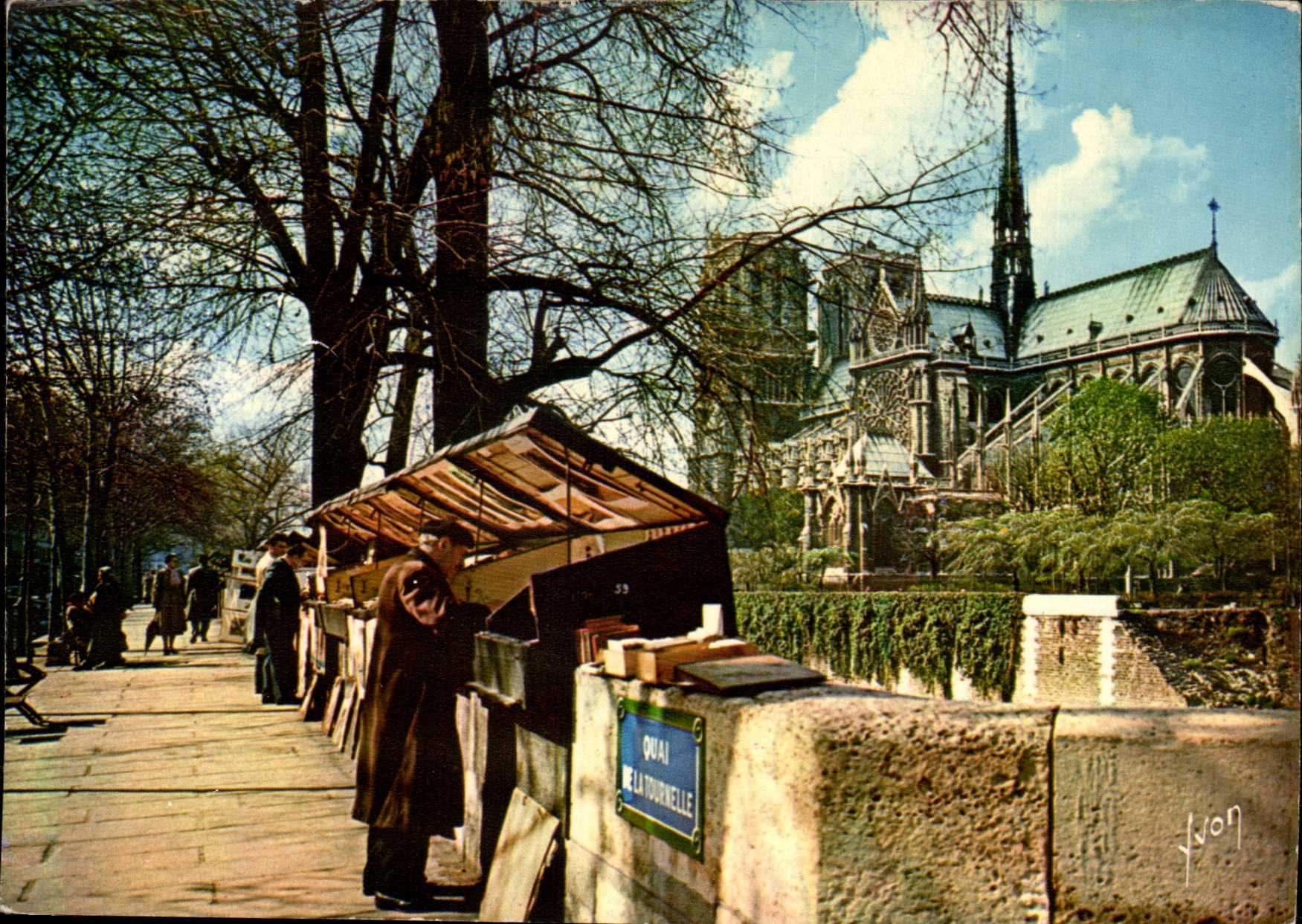 CPM Paris Bouquinistes du quai de la Tournelle et Notre DAme