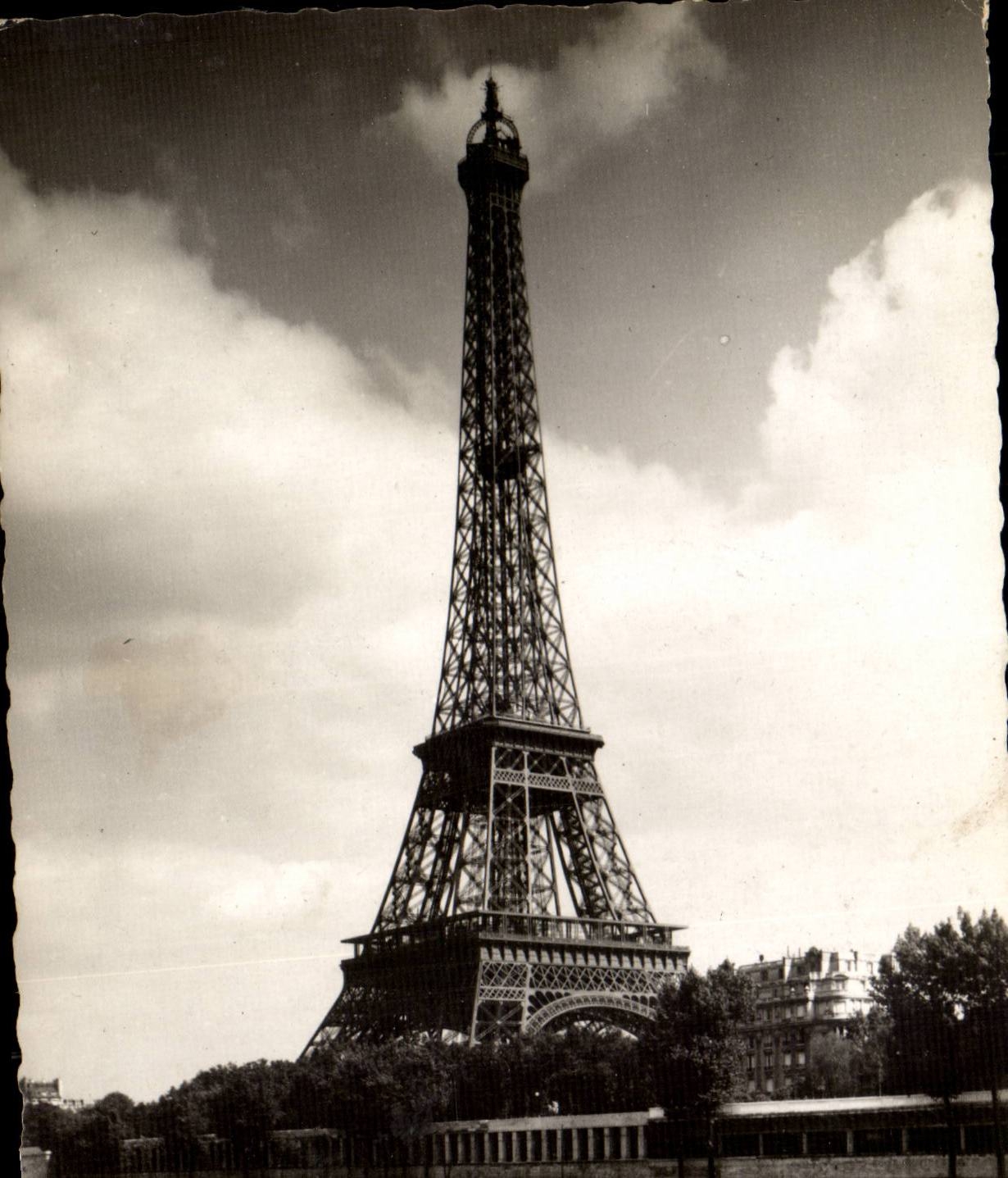 CPM Paris Tour Eiffel Vue de l'avenue de Tokio Tokyo (Japon Japan Nippon)