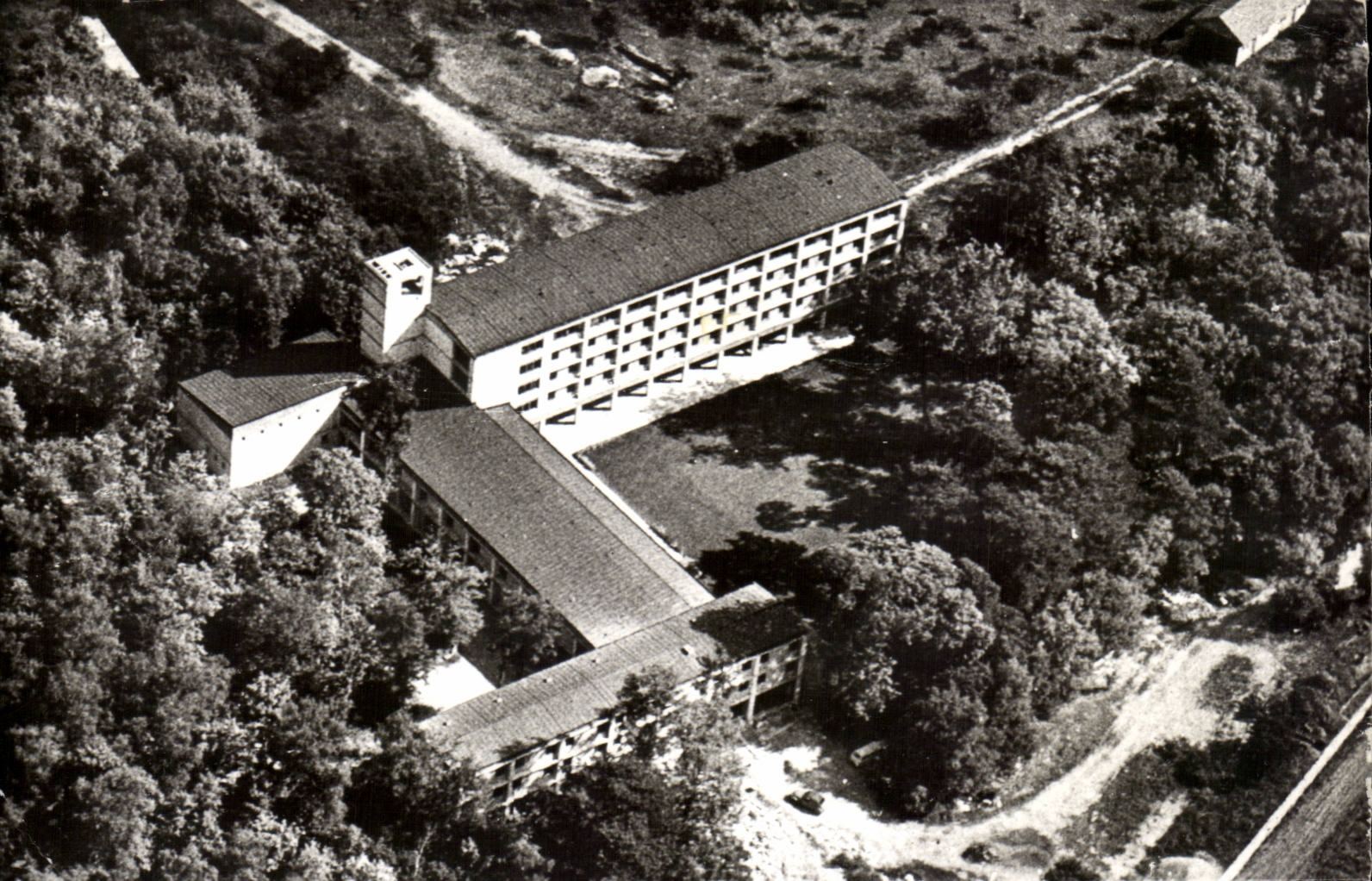 Poissy - Le Part Dieu - CPA - CPA 