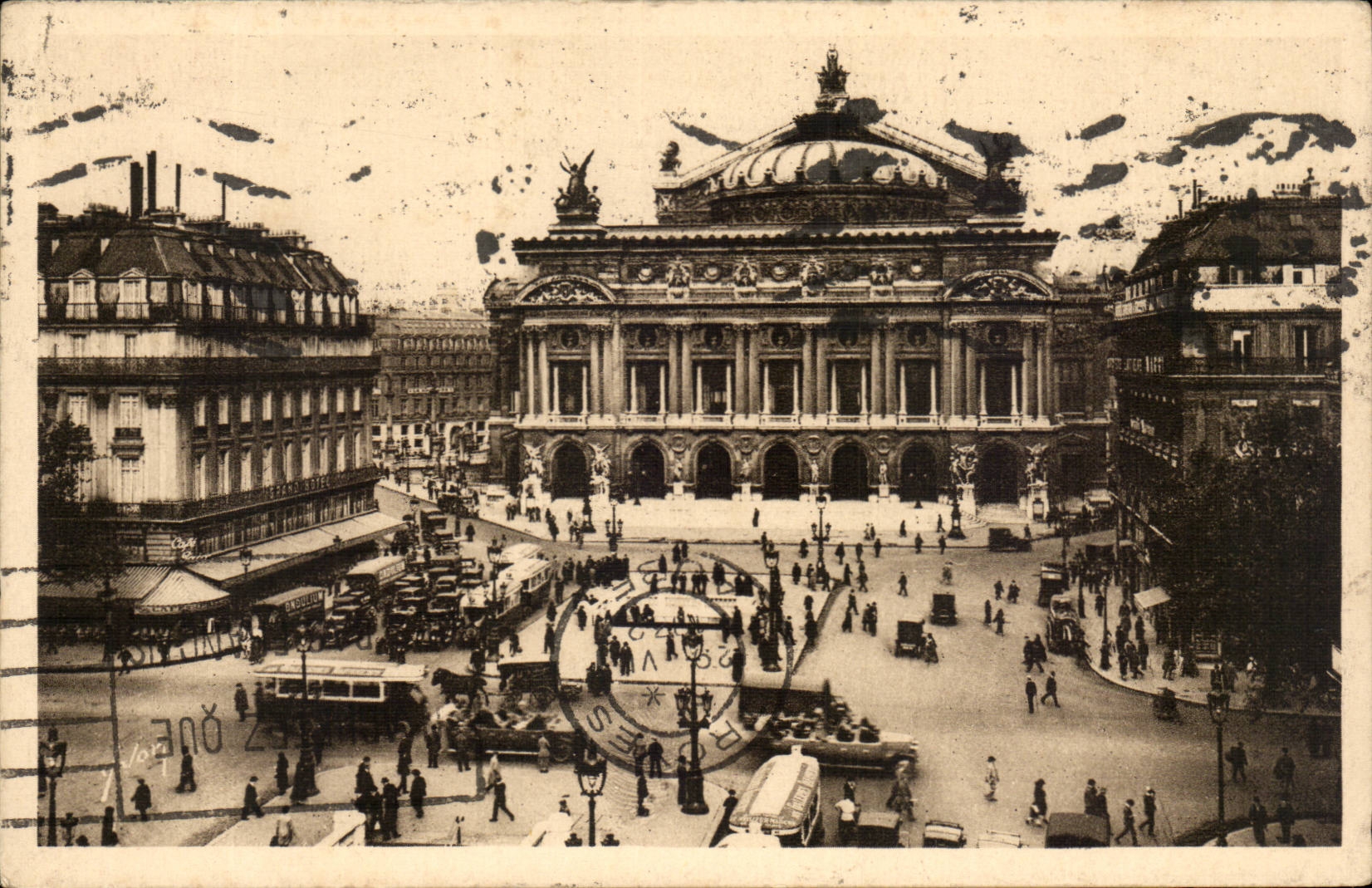 Paris - 8 - Place de l'Opera - autobus CPA 
