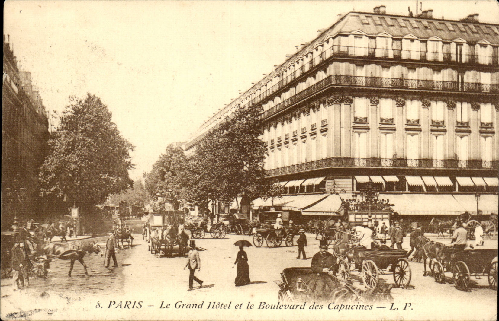 Paris - 2 Boulevard des Capucines et Grand Hotel - CPA 