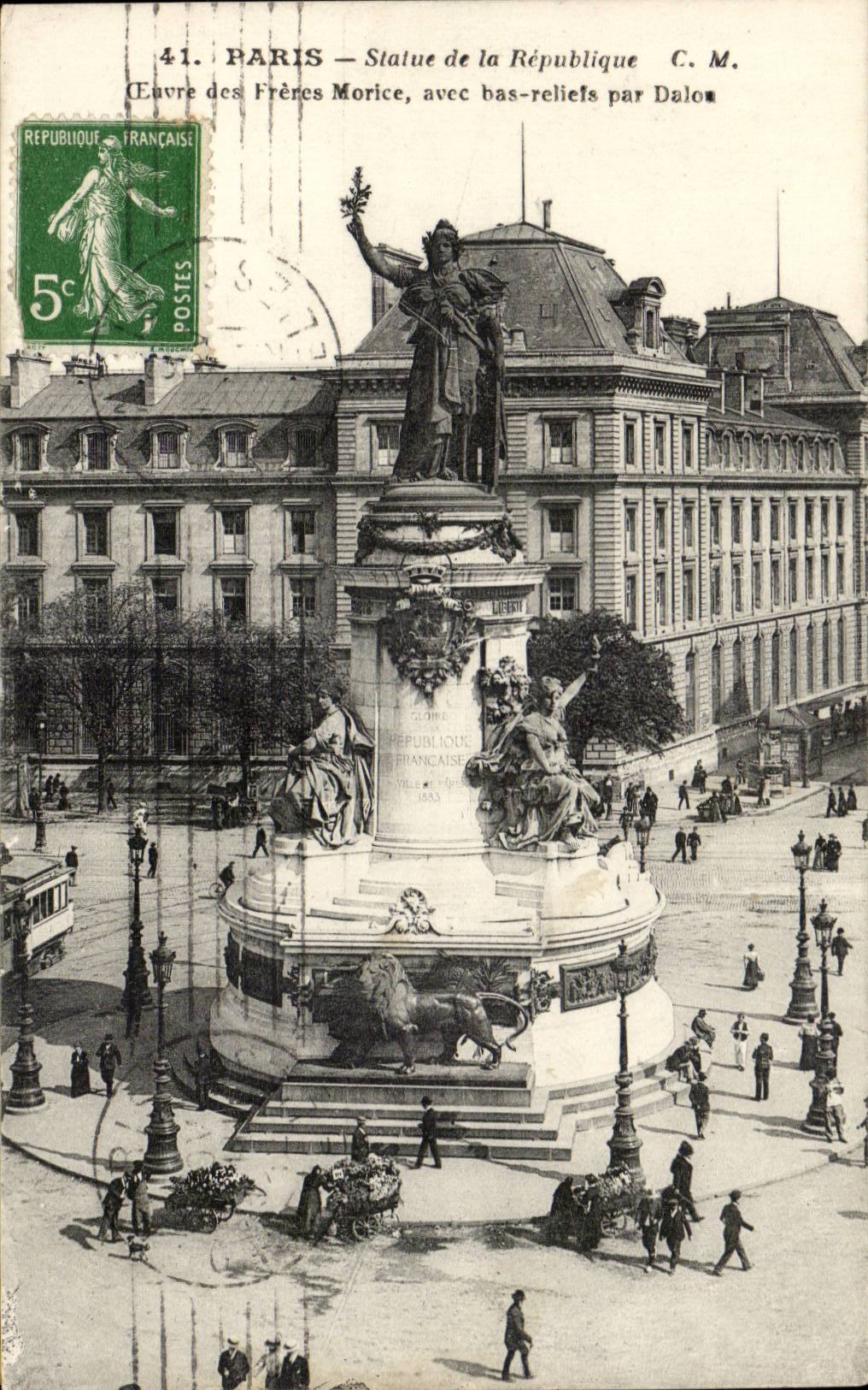 Paris - 10 - La Statue de la Republique - Oeuvre des Freres Morice - Bas relief par Dalos - CPA 