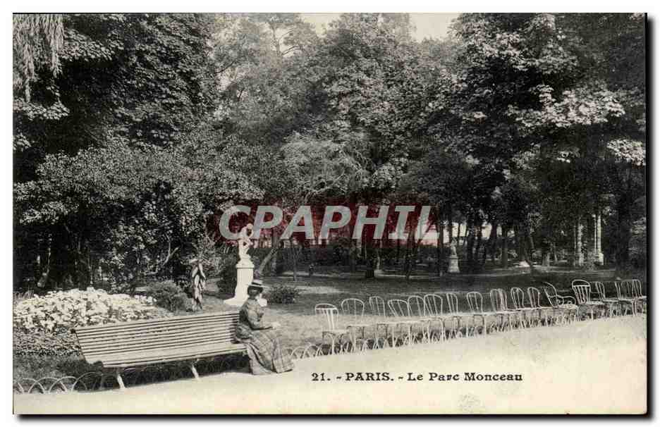 Paris - 7 - Parc Monceau - woman in period clothing CPA 