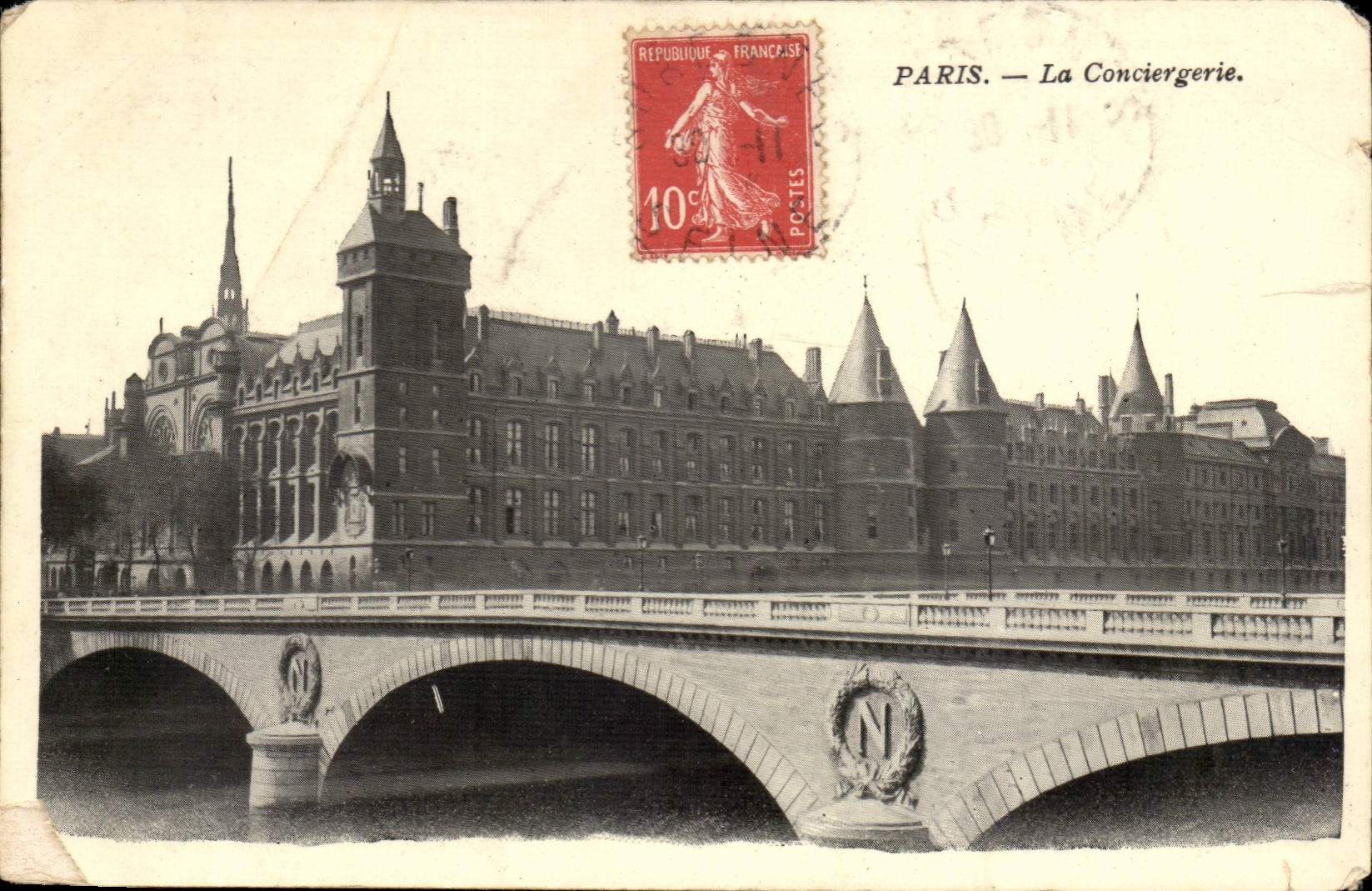 París — La Conciergerie — Editor no visible, número de serie no legible
