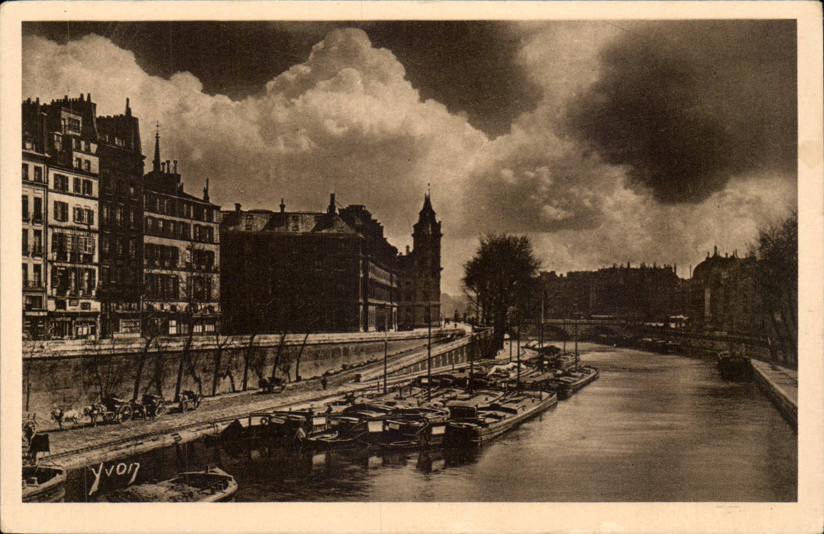 Paris - 6 - Quais des Grands Augustins - CPA 