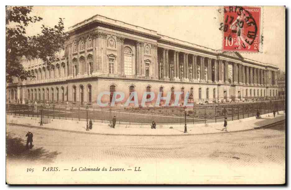 Paris CPA La colonnade du Louvre