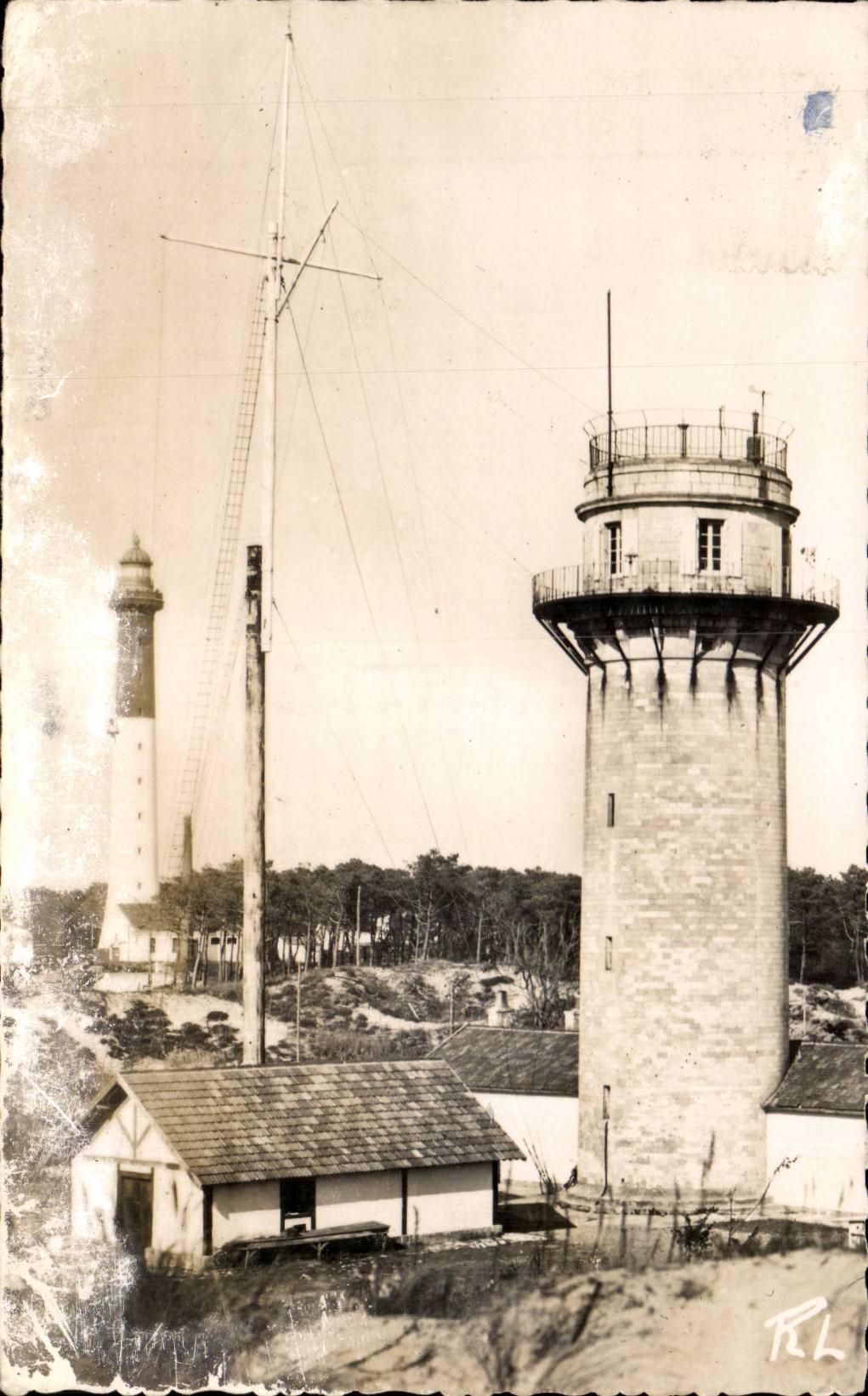 Ronce les Bains cPA Le semaphore et le phar ed ela Coubre (lighthouse)