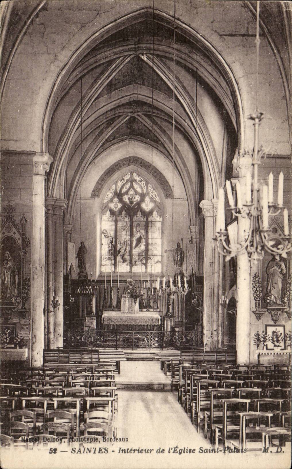 Saintes CPA Interieur de l'eglise Saint Palais