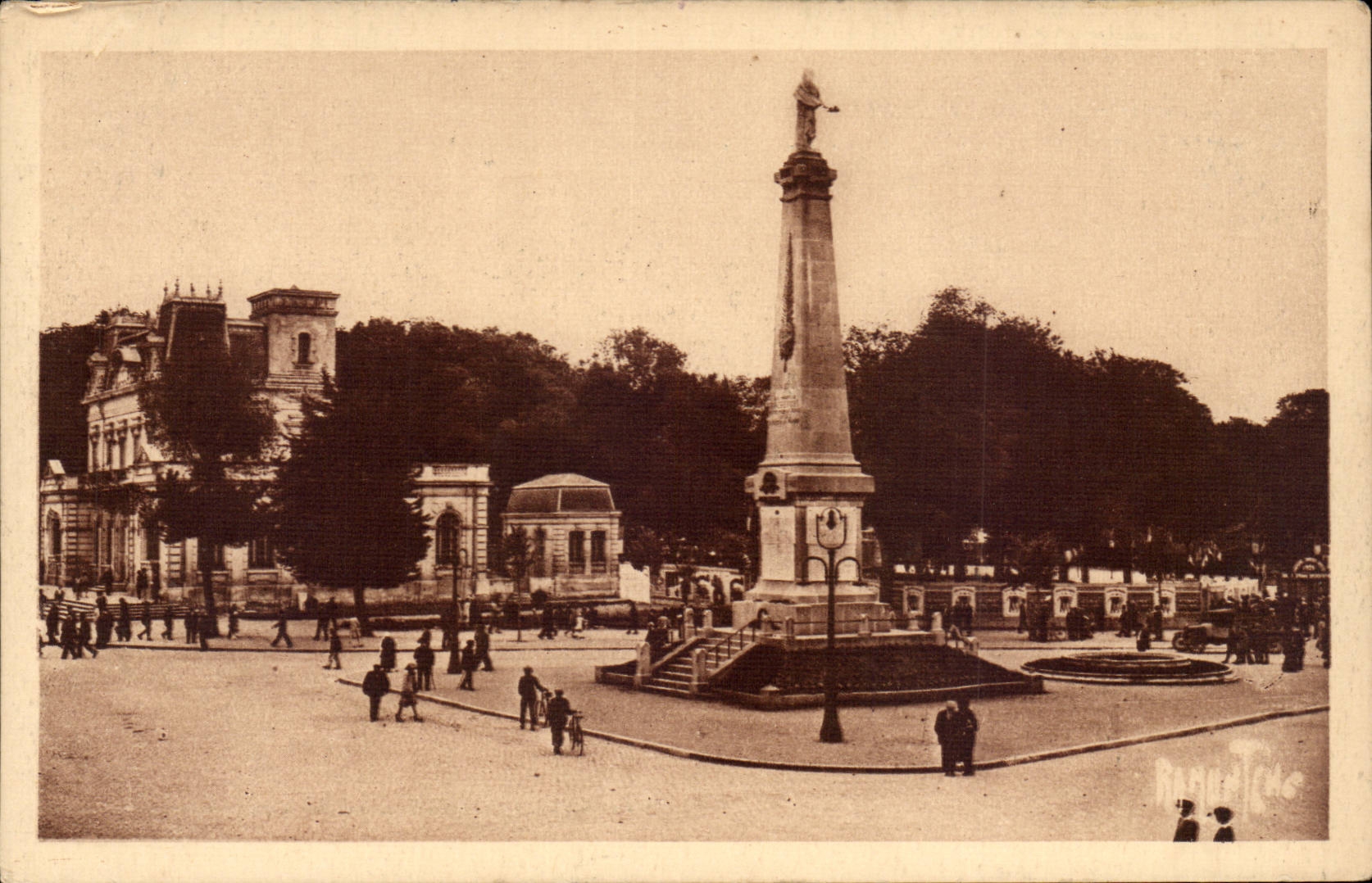 Denkmal für die Kinder von ROCHFORT — gefallen für das Vaterland — Éditions Artistiques Raymond Bergerin, La Rochelle