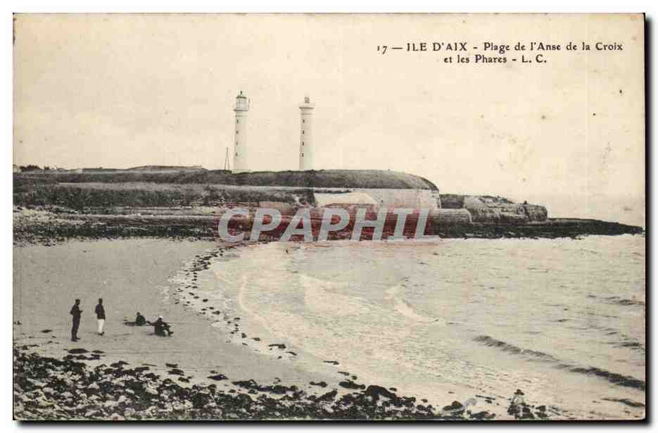 CPA Ile d'Aix Plage de l'anse de la croix et les phares (ligthhouse)