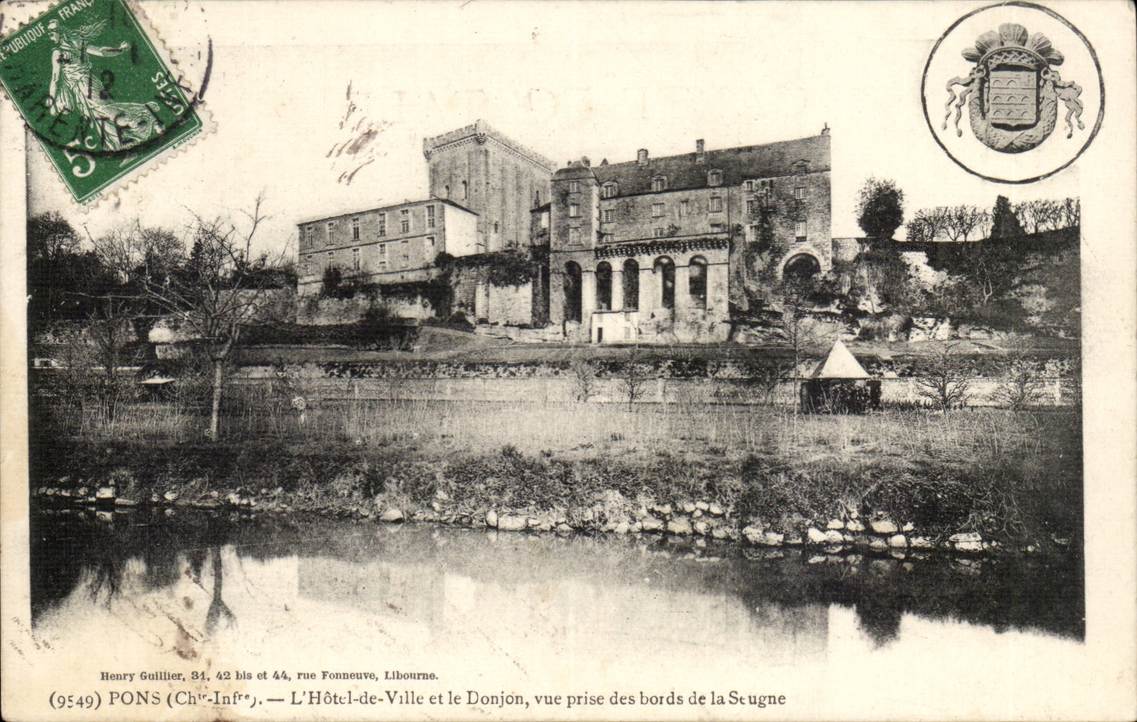 L'Hôtel-de-Ville et le Donjon, vue prise des bords de la Stugne — Henry Guillier, 34, 42 bis et 44, rue Fonneuve, Libourne