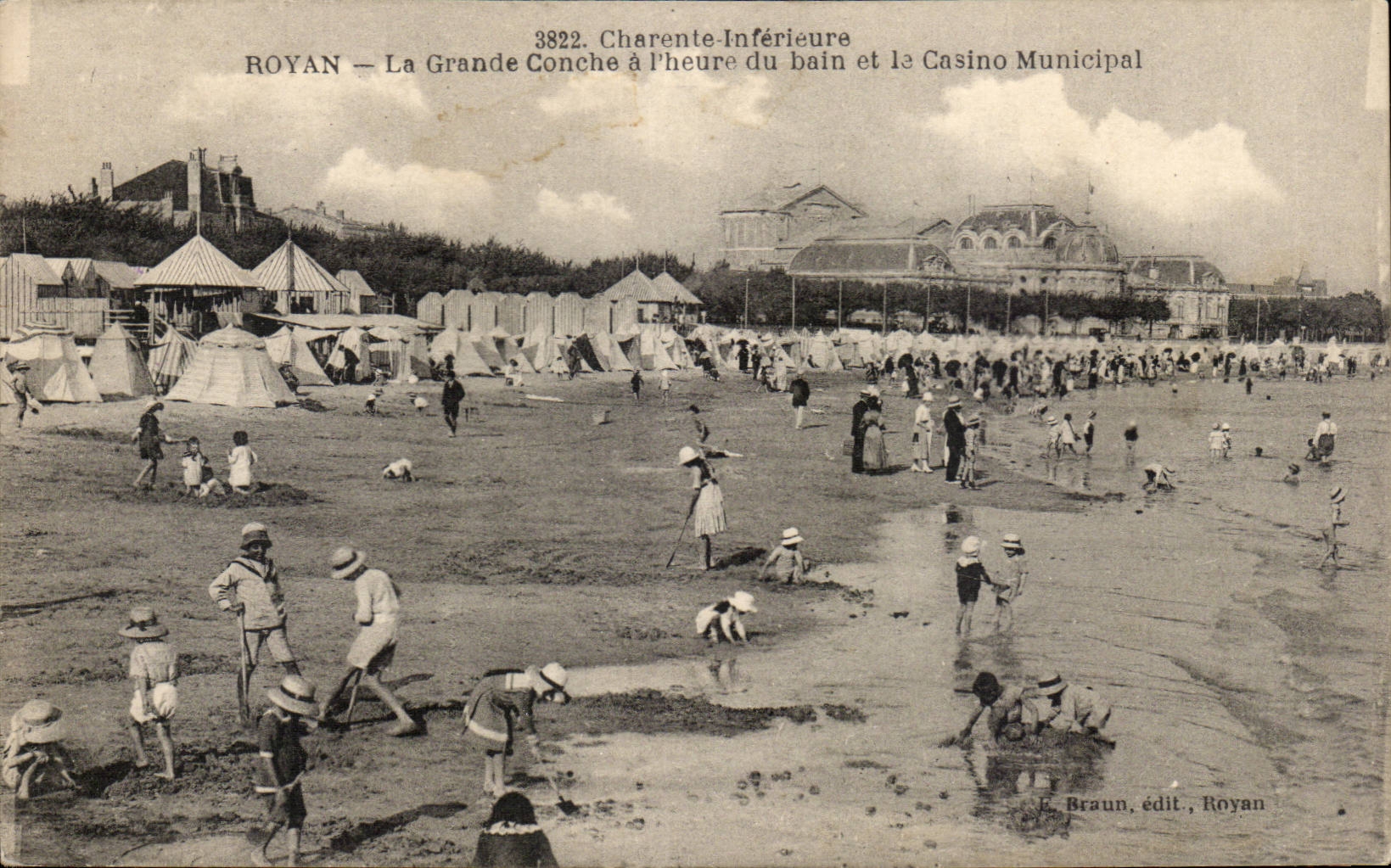 Royan — La Grande Conche à l'heure du bain et le Casino Municipal — Braun, édit., Royan
