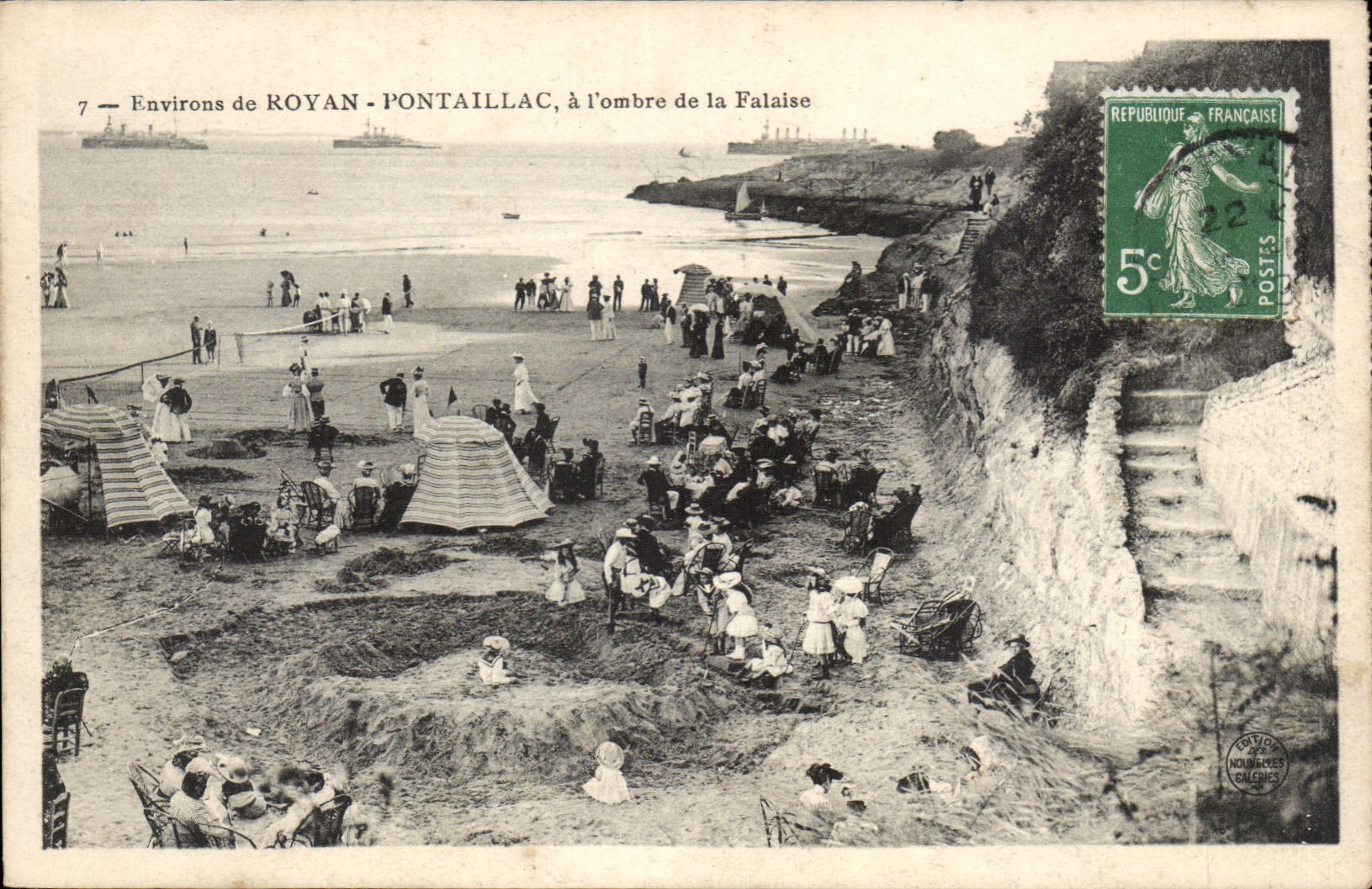 Environs de Royan Pontaillac CPA a l'ombre de la falaise