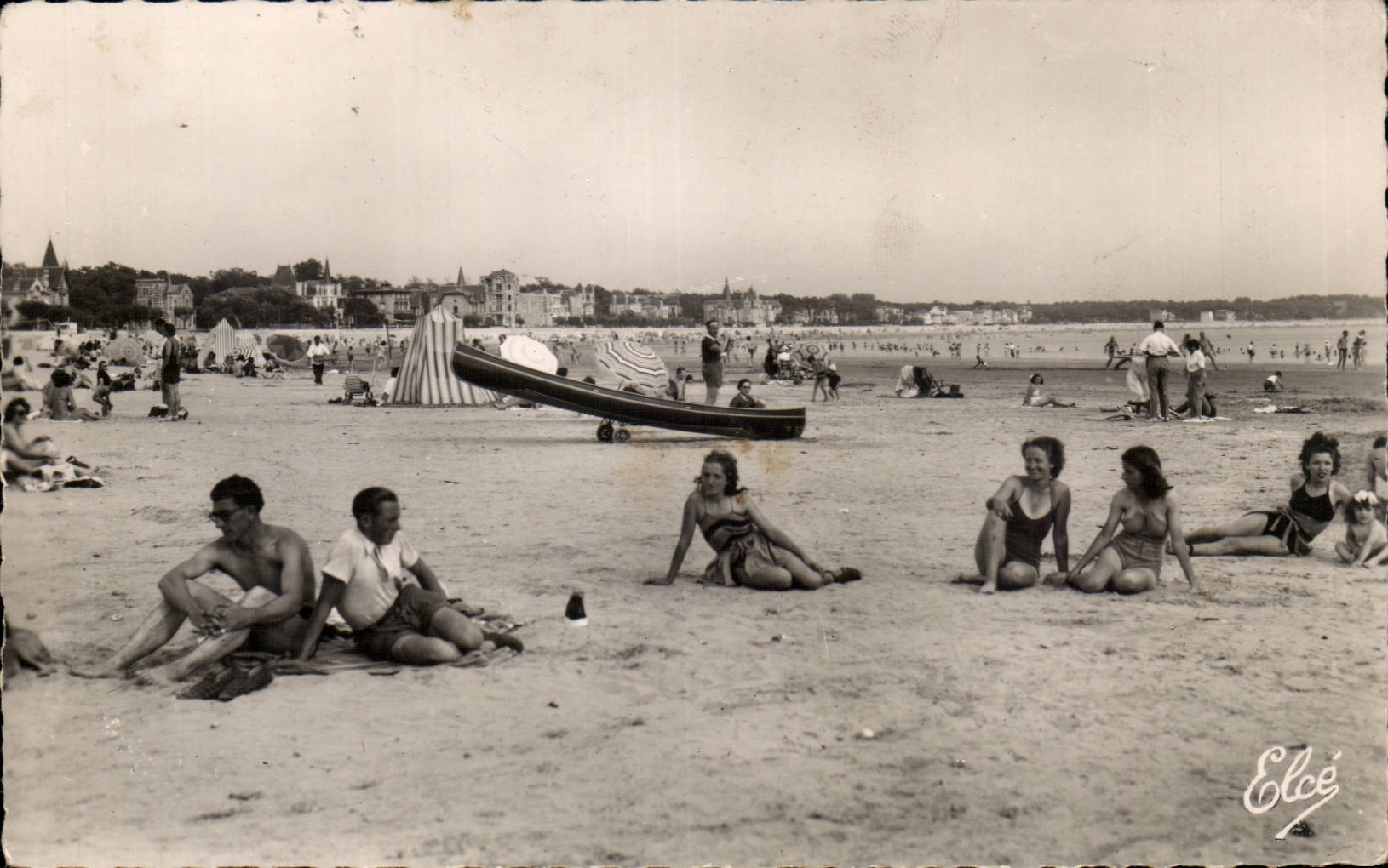 Royan CPA SA magnifique plage a l'heure du bain