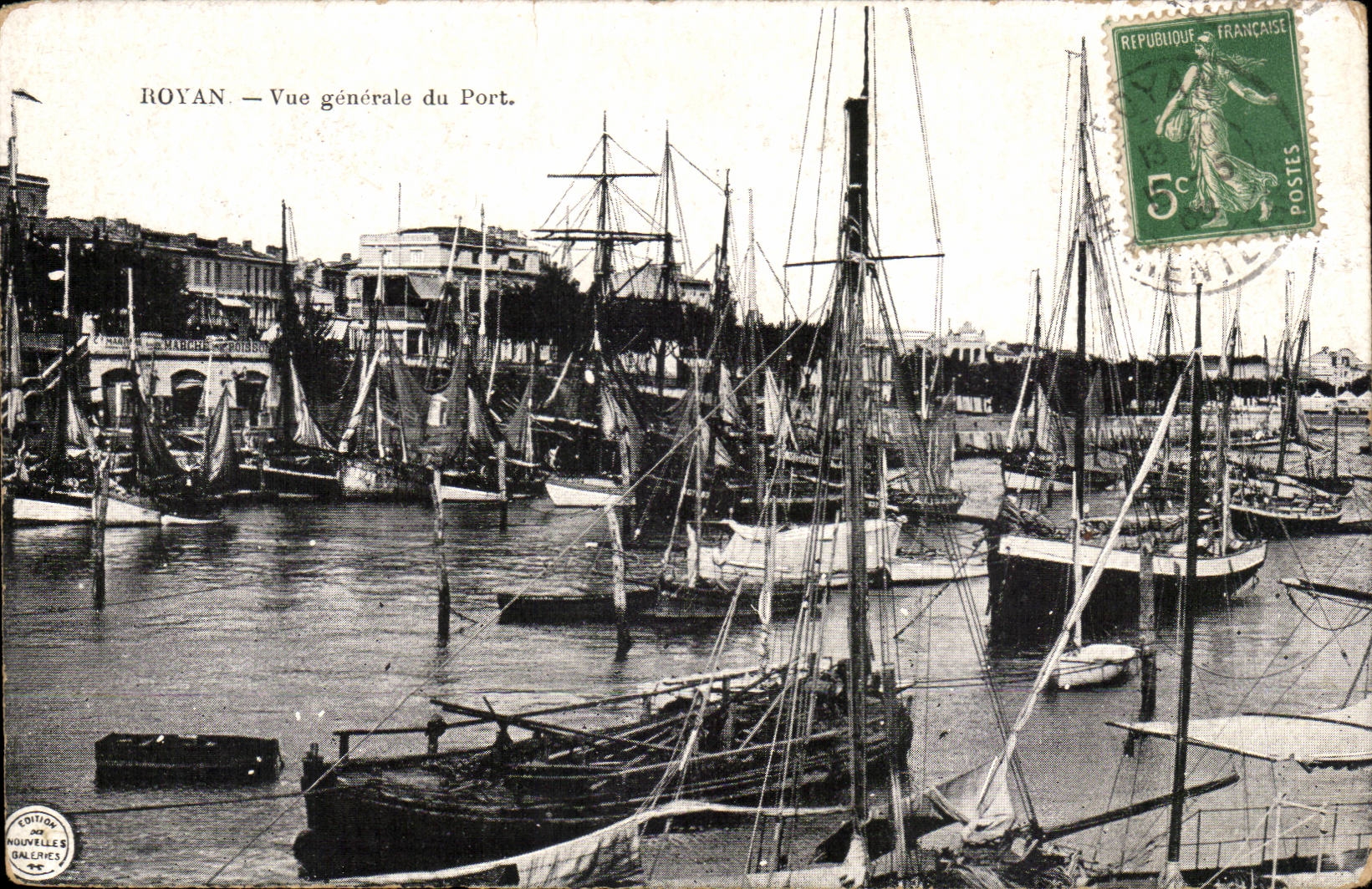 Royan CPA Vue generale du port (bateaux)