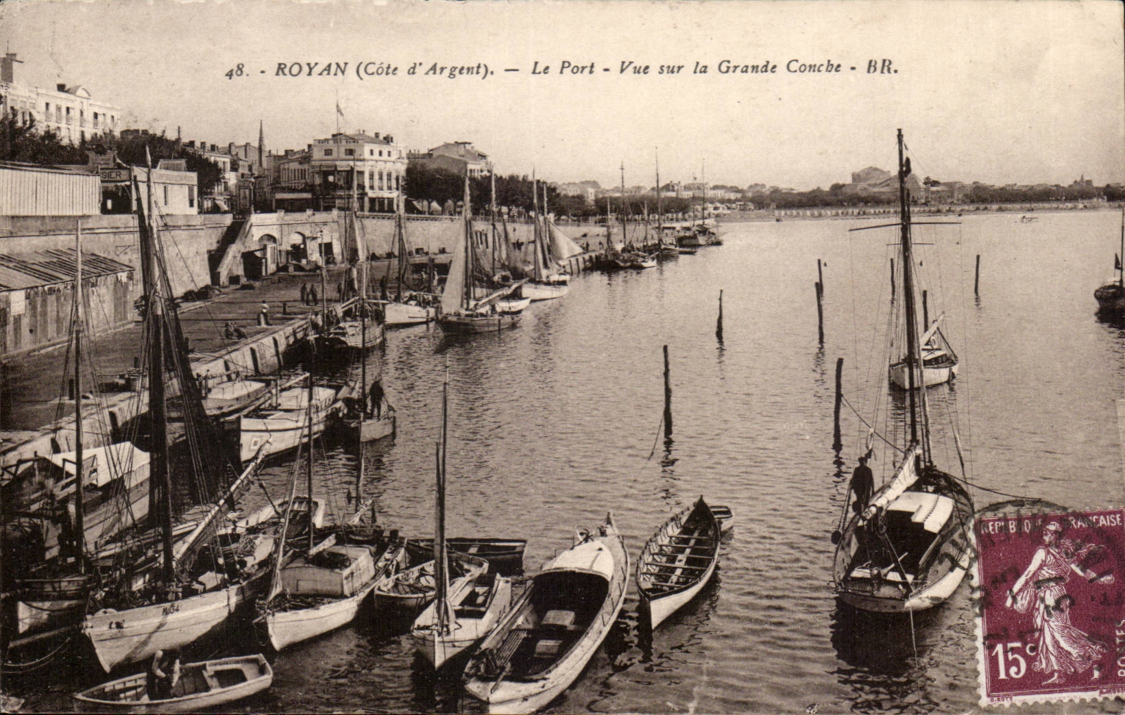 Royan CPA Le port Vue sur la grande conche (bateaux)
