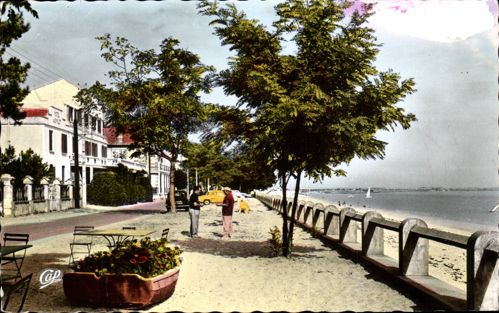 Ile d'Oleron - Saint Trojan - Les Hotels et la Plage - CPA 