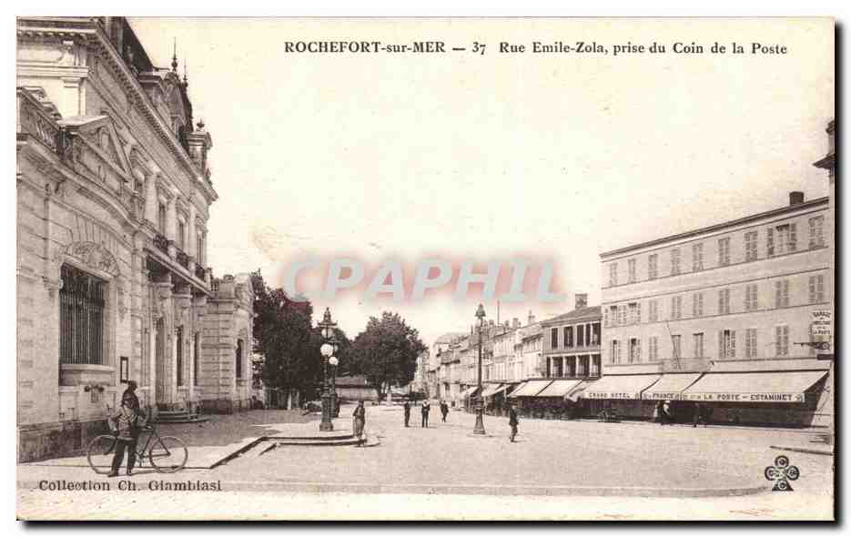 ROCHEFORT-sur-MER — 37 Rue Emile-Zola, prise du Coin de la Poste — Collection Ch. Glambiasl