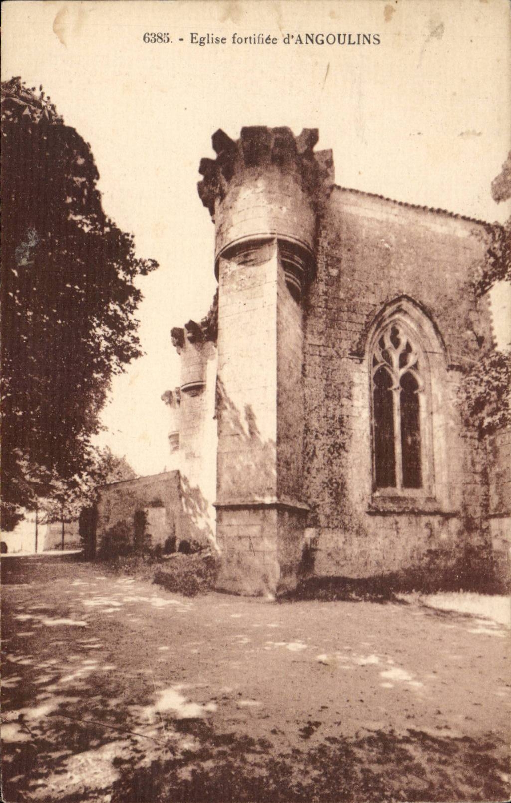 Eglise Fortifiee d'Angloulins - CPA 