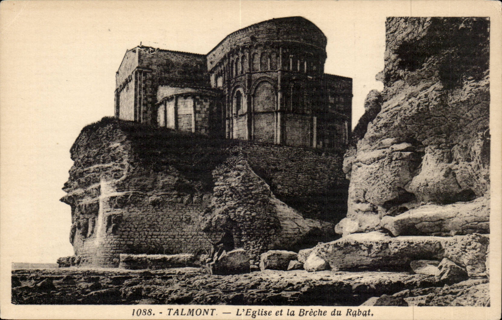 Talmont — L'Église et la Brèche du Rabat — Cliché Le Guia-Trenner, Sagjon