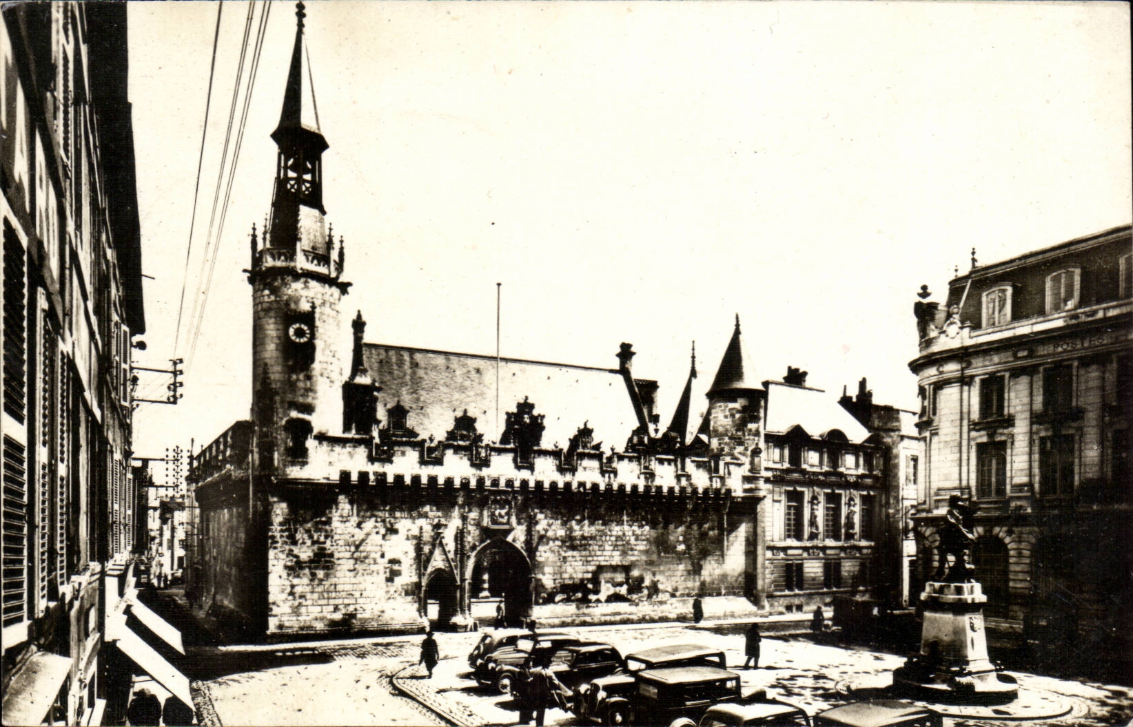 Hôtel de Ville de La Rochelle — reconstruit sous François Ier et Henri IV — Éditions Artistiques Raymond Bergevin, Cl. 28/46