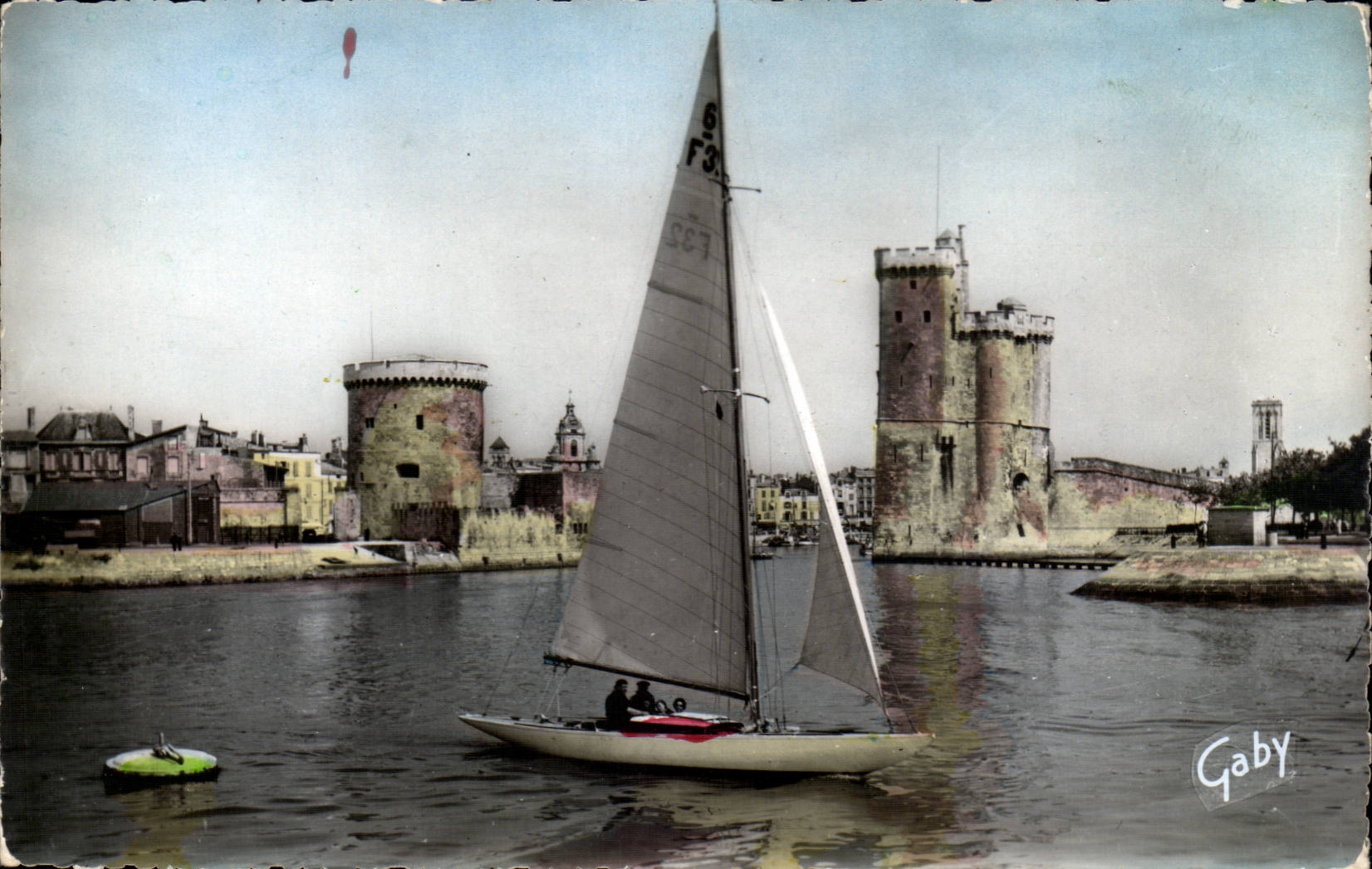 La Rochelle — Les Tours de l'Entrée du Port — Gaby