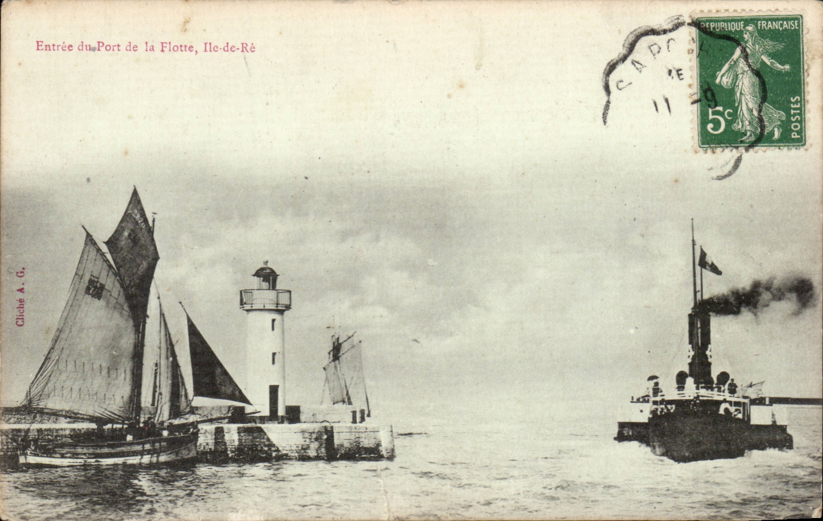 CPA Entree du port de la flotte Ile de Re (bateau phare lighthouse)