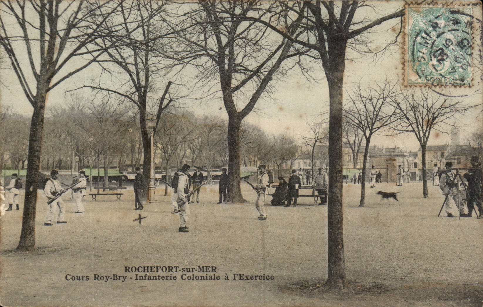 Rochefort sur Mer CPA Cours Roy BRy Infanterie coloniale a l'exercice
