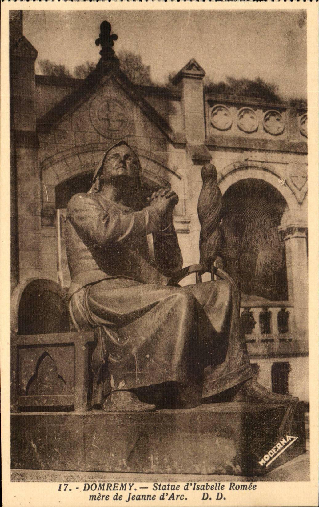 Domrémy — Statue d'Isabelle Romée, mère de Jeanne d'Arc — Moderana