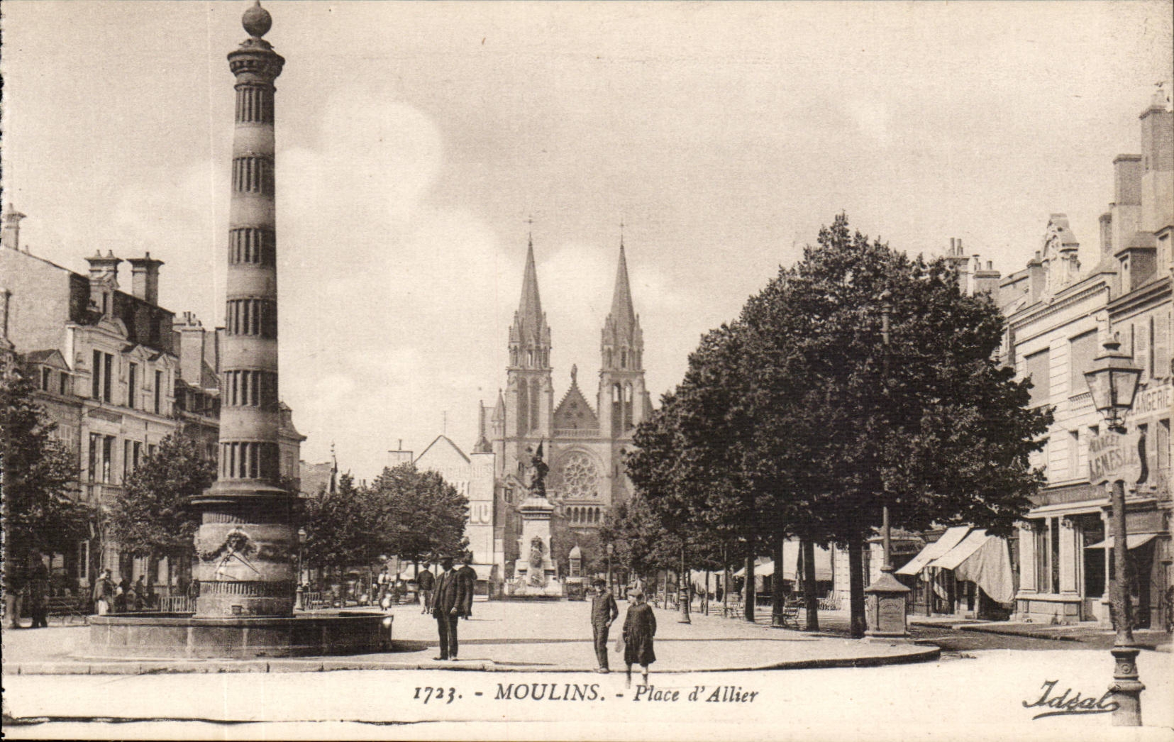 Moulins CPA Place d'Allier