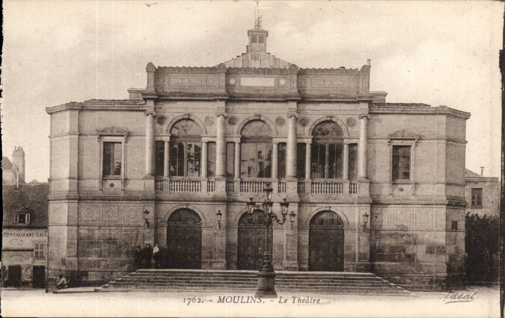 Moulins CPA Le theatre