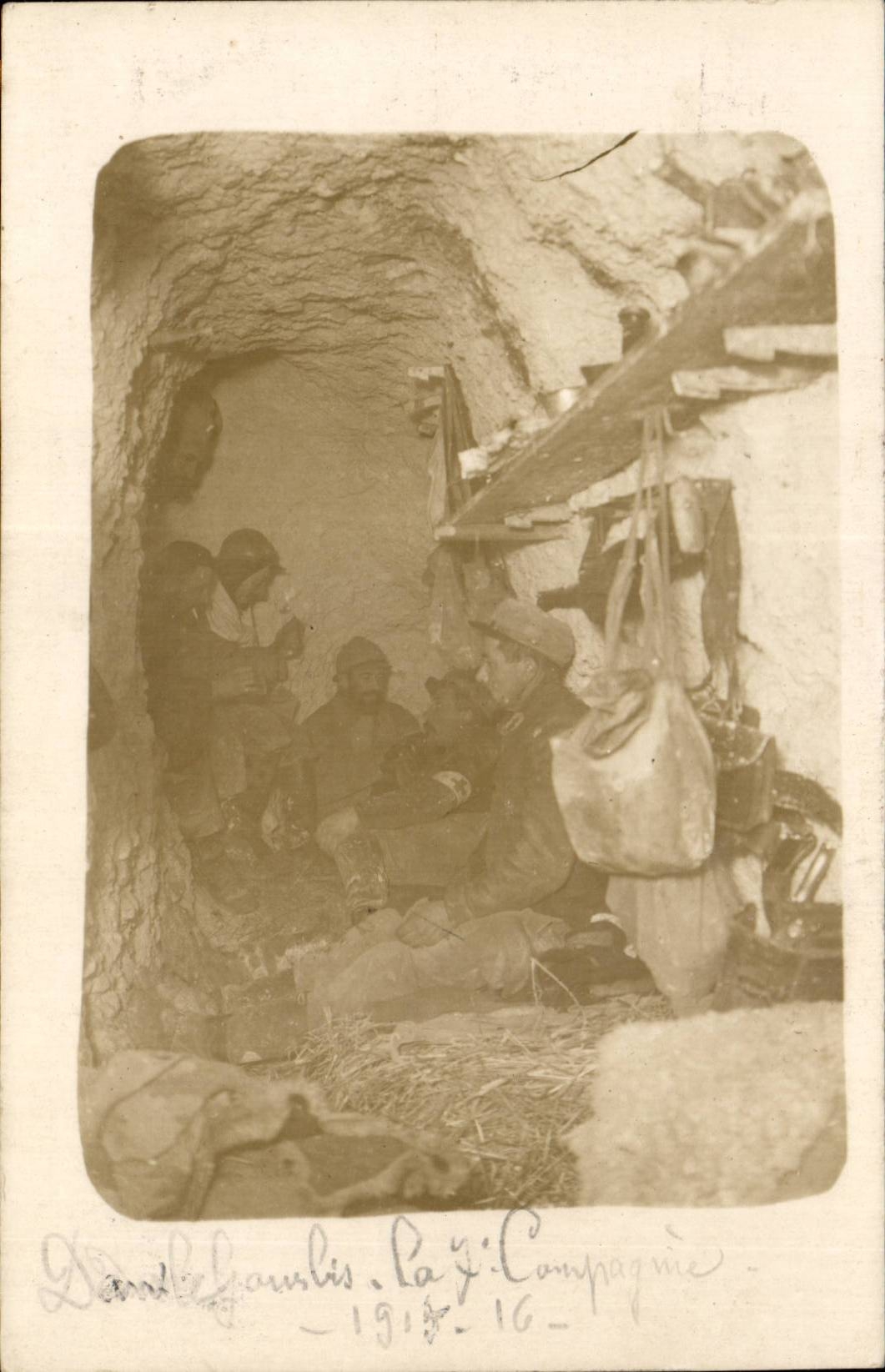 Soldati in una cavità sotterranea — Campagna 1916 — Dandlèfauldis