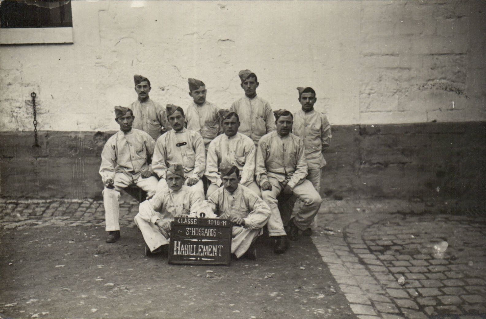 CPA Militaria CARTE PHOTO eme Husards classe 1910 1911