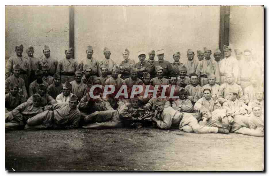 CPA CARTE PHOTO Militaria Regiment 