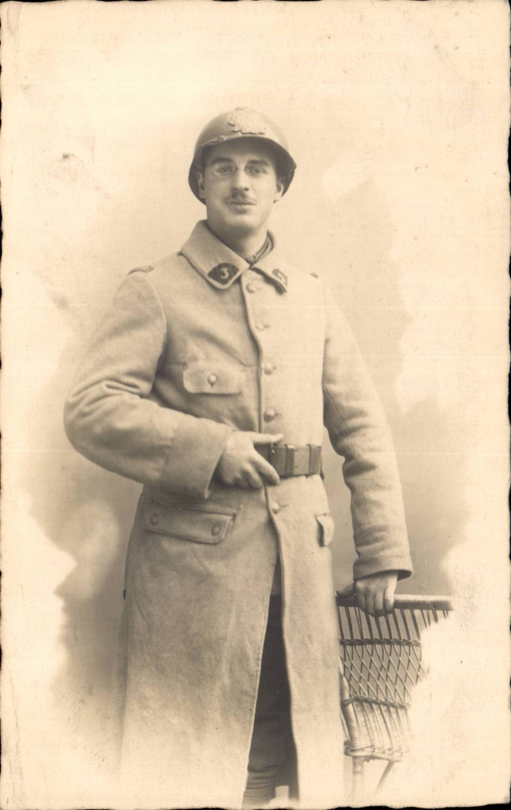 Soldat en uniforme — 1920 — Versailles, n° de série non lisible