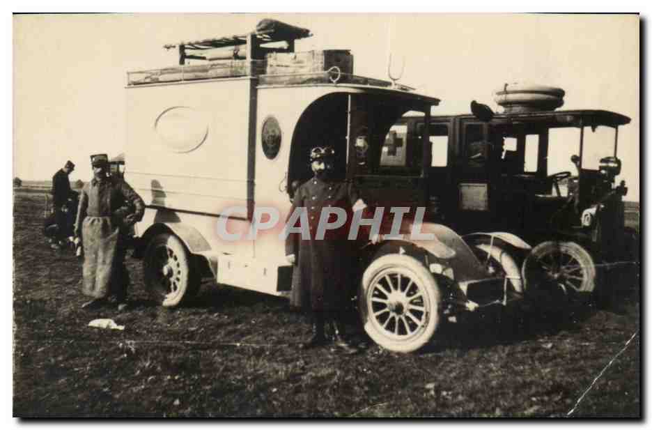CPA Militaria CARTE PHOTO Ambulance Croix Rouge