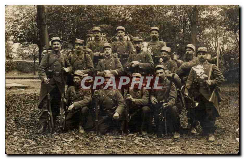 CPA Militaria CARTE PHOTO Regiment Soldats