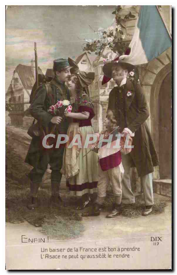 CPA Militaria Soldat Un baiser est bon a prendre (Alsace Lorraine)