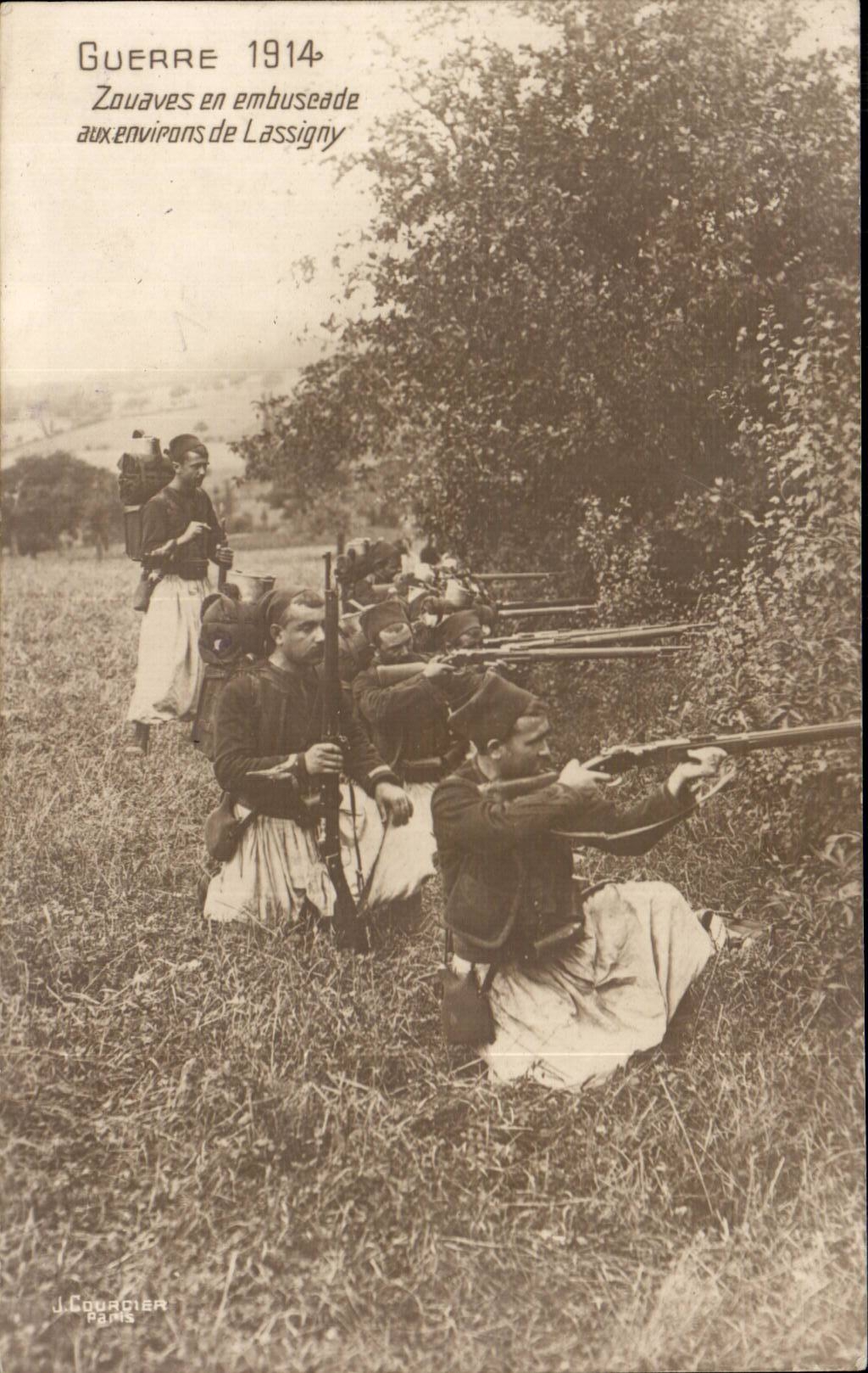 Zouaves en embuscade — Guerre 1914 — J. Courcier, Paris