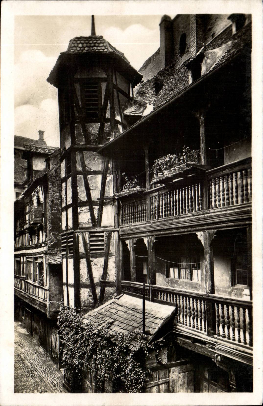 CPA Strasbourg Cour du corbeau