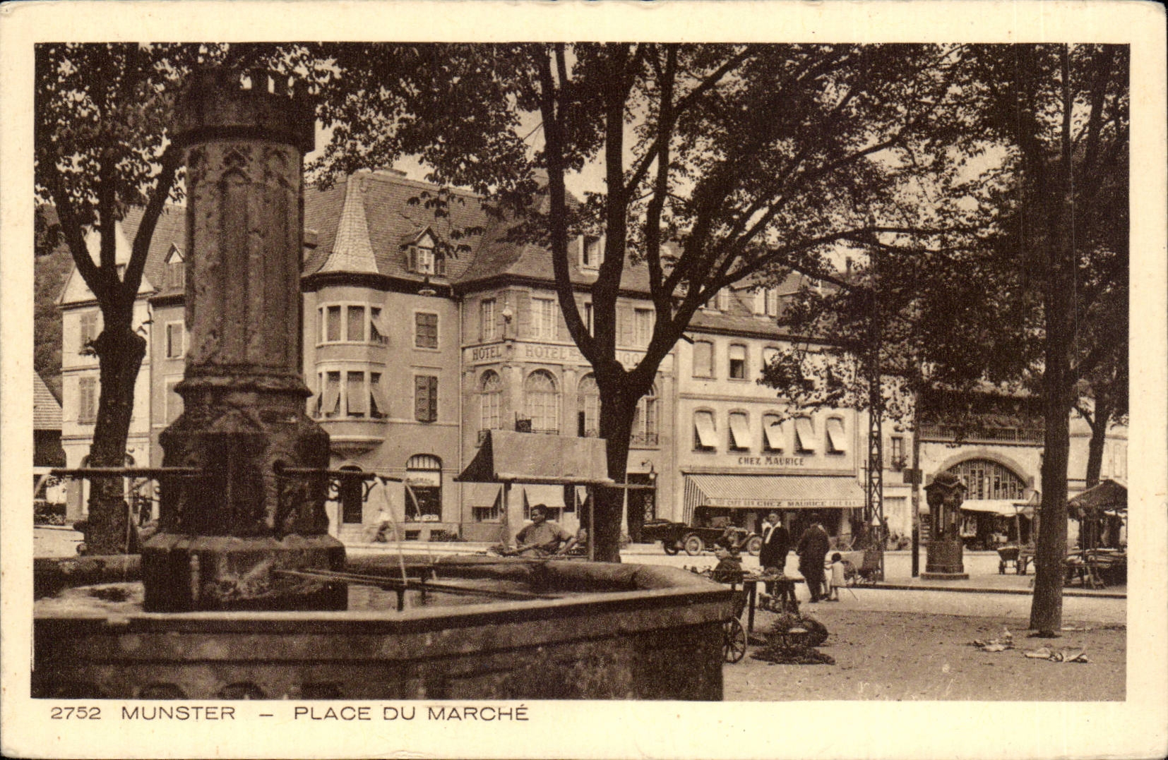 Munster — Place du Marché — Collection L'Alsace, n° 2752