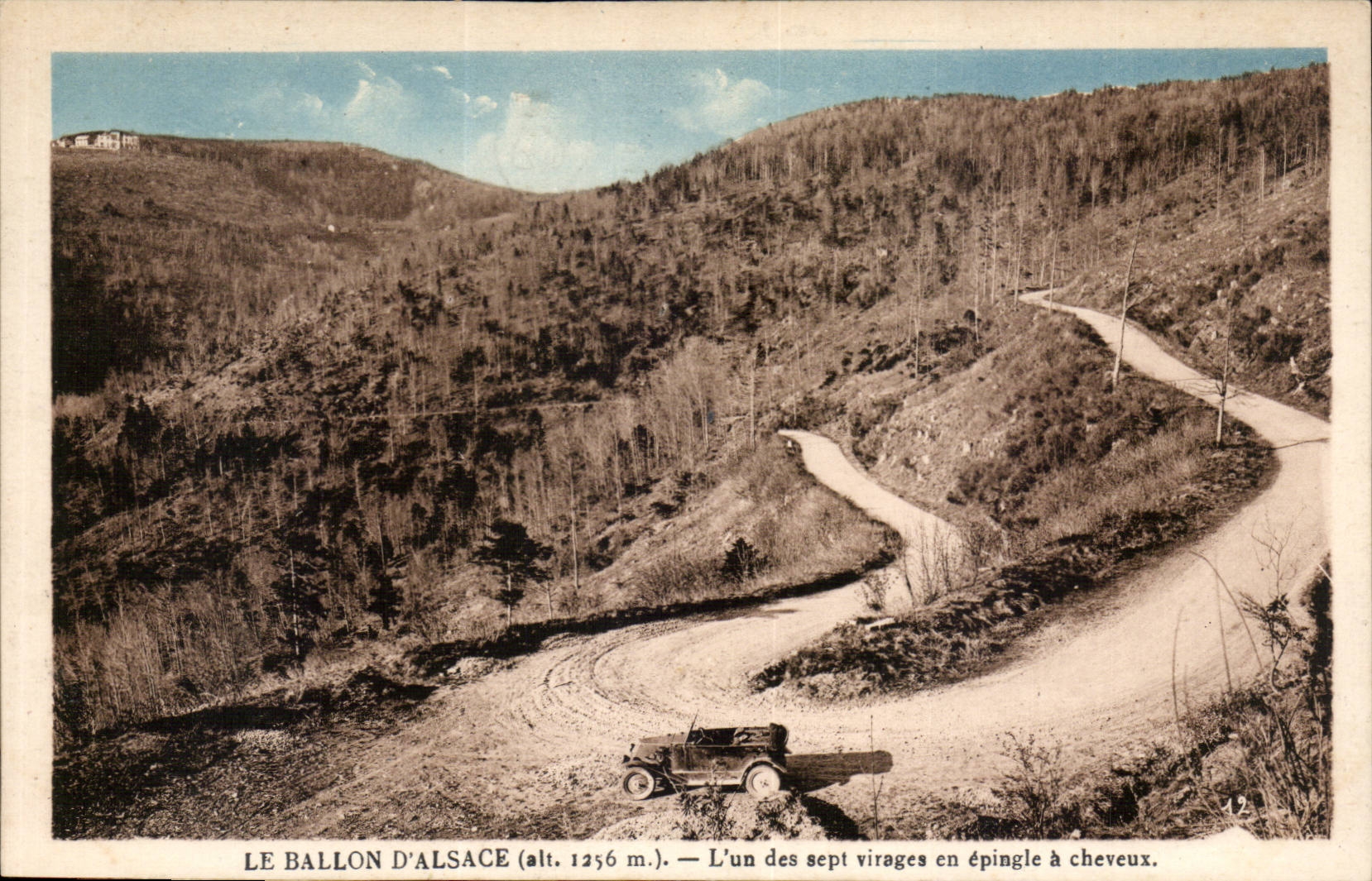 Le Ballon d'Alsace (alt. 1256 m.) — L'un des sept virages en épingle à cheveux — E. Karret, phot. Balfort
