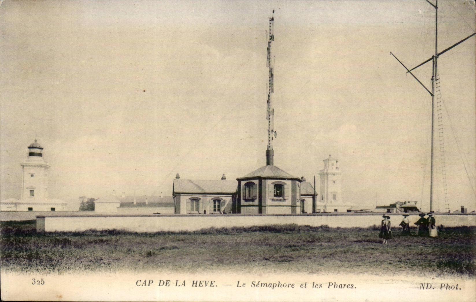 Le Havre - Cap de la Heve - Le Semaphore et les Phares - kighthouse - CPA 